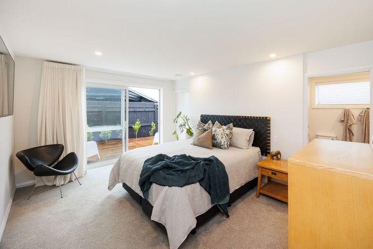 Photo of property in 6 Solitude Crescent, Kelvin Grove, 4414