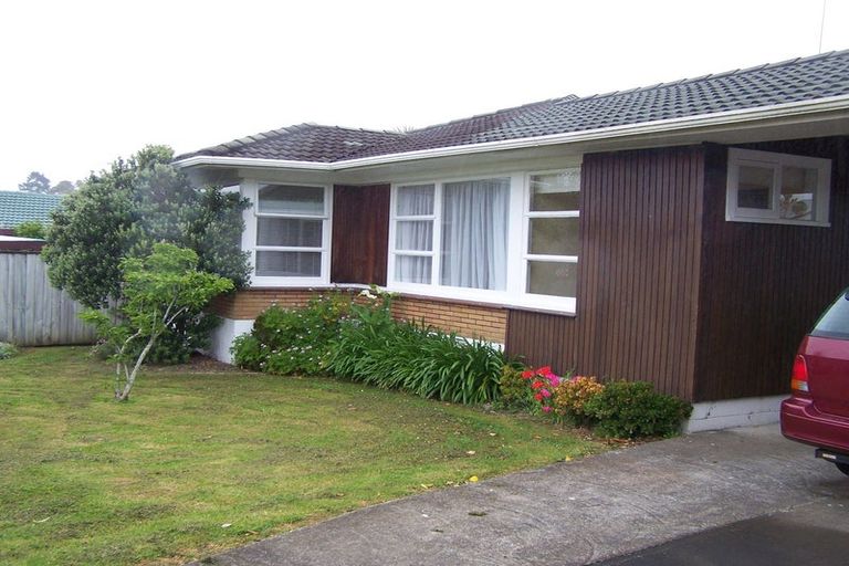 Photo of property in 4 Cromdale Avenue, Highland Park, Auckland, 2010