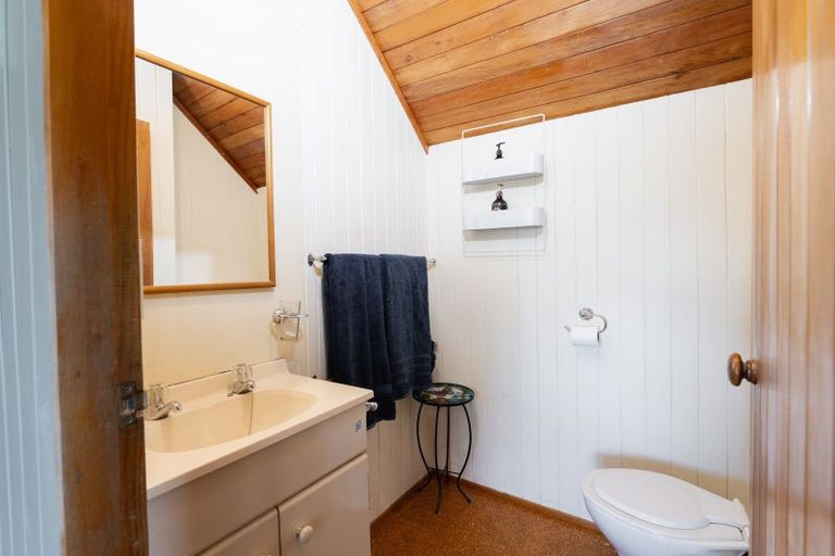 Photo of property in 20 Greenhithe Street, Waihola, Milton, 9073