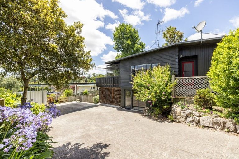 Photo of property in 31 Tauroa Road, Havelock North, 4130