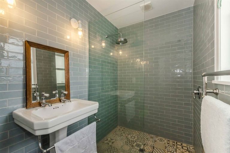 Photo of property in 1 Hemara Street, Waikanae Beach, Waikanae, 5036