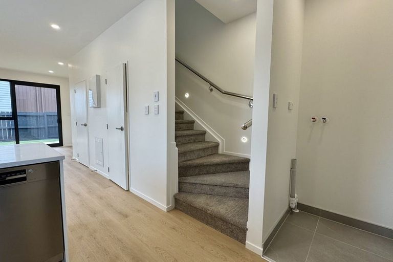 Photo of property in 3/131 Lancaster Road, Beach Haven, Auckland, 0626