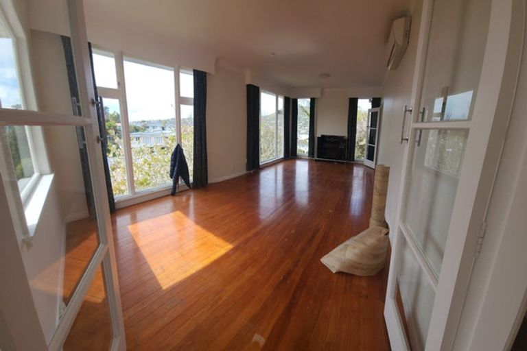 Photo of property in 19 David Crescent, Karori, Wellington, 6012
