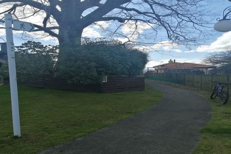 Photo of property in 2/7 Kathleen Place, Rainbow Point, Taupo, 3330