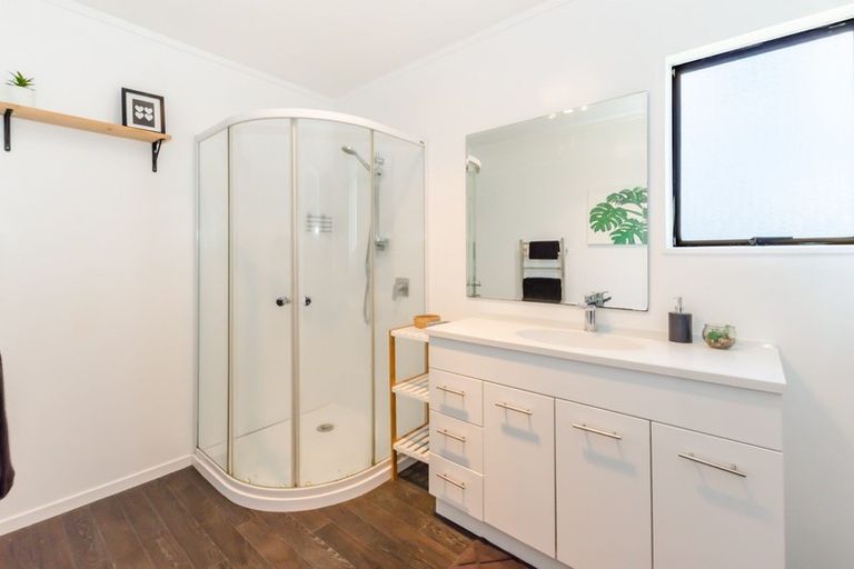 Photo of property in 16 Tobys Way, Waikanae Beach, Waikanae, 5036