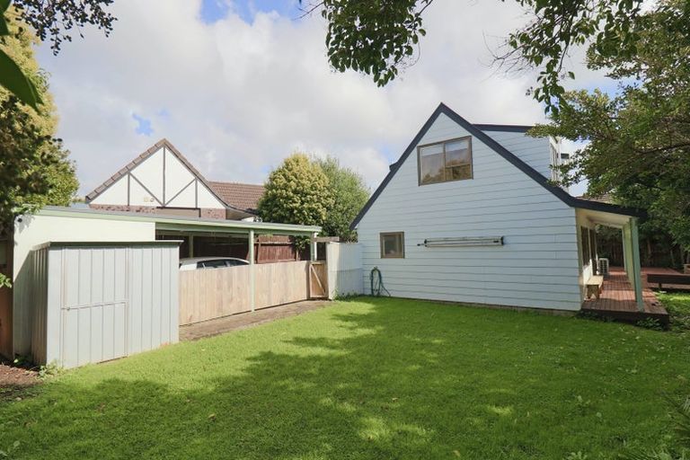 Photo of property in 1/5 Rosca Lane, Sunnyhills, Auckland, 2010