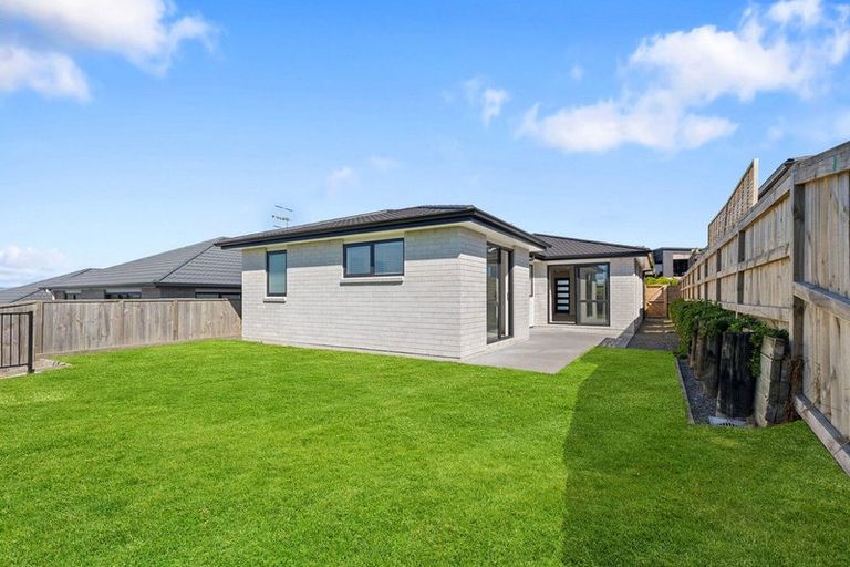 Photo of property in 49 Ridge Drive, Omokoroa, 3114