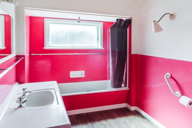 Photo of property in 98 Waterloo Road, Hutt Central, Lower Hutt, 5010