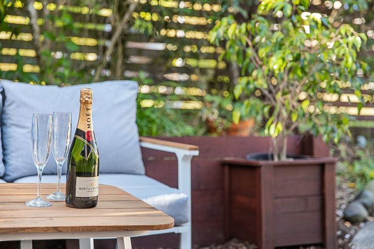 Photo of property in 107a Brian Crescent, Stanmore Bay, Whangaparaoa, 0932