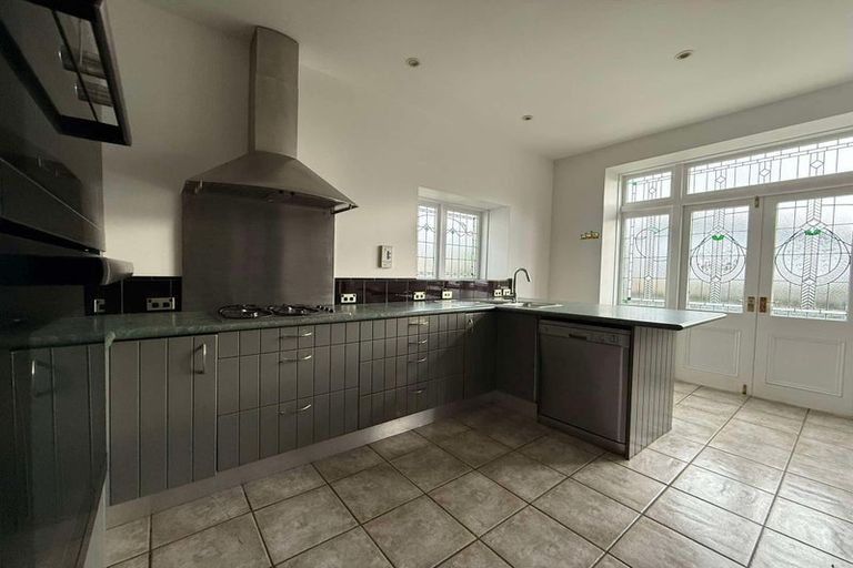 Photo of property in 1 Para Street, Miramar, Wellington, 6022