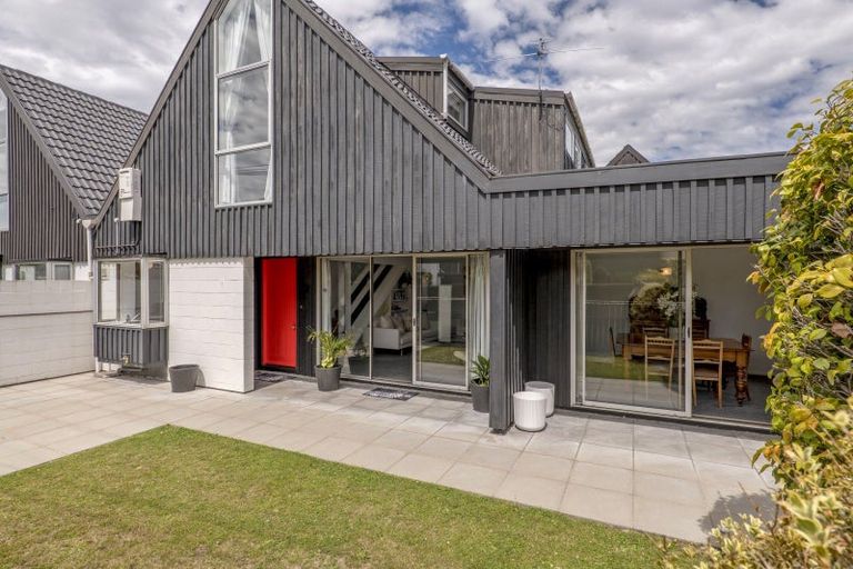 Photo of property in 2/7 Highgate Avenue, Merivale, Christchurch, 8014