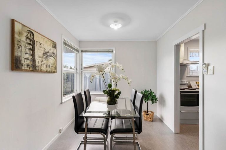 Photo of property in 24 Tairere Crescent, Rosehill, Papakura, 2113