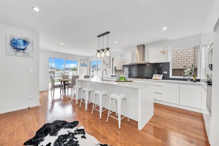 Photo of property in 7 Palazzo Close, Flat Bush, Auckland, 2019