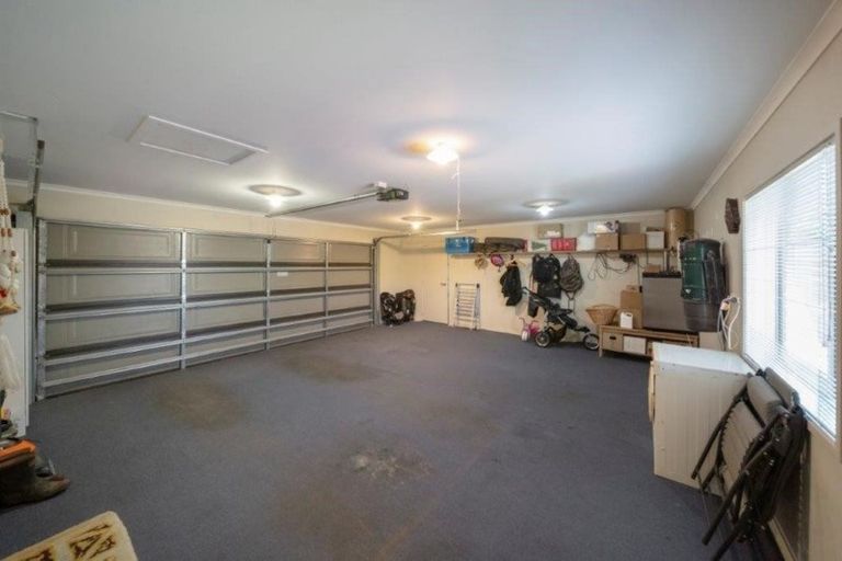 Photo of property in 303 Glover Road, Hawera, 4675