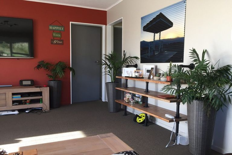 Photo of property in 25 Nassau Avenue, Grenada North, Wellington, 5028