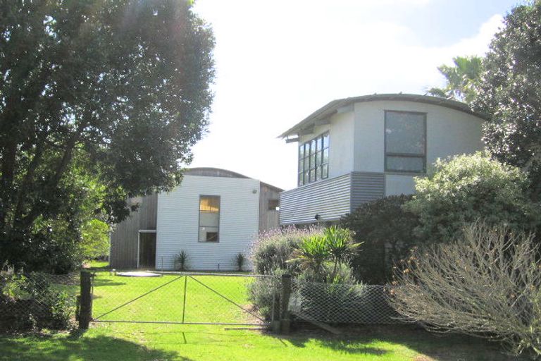 Photo of property in 25 Harsant Avenue, Hahei, Whitianga, 3591