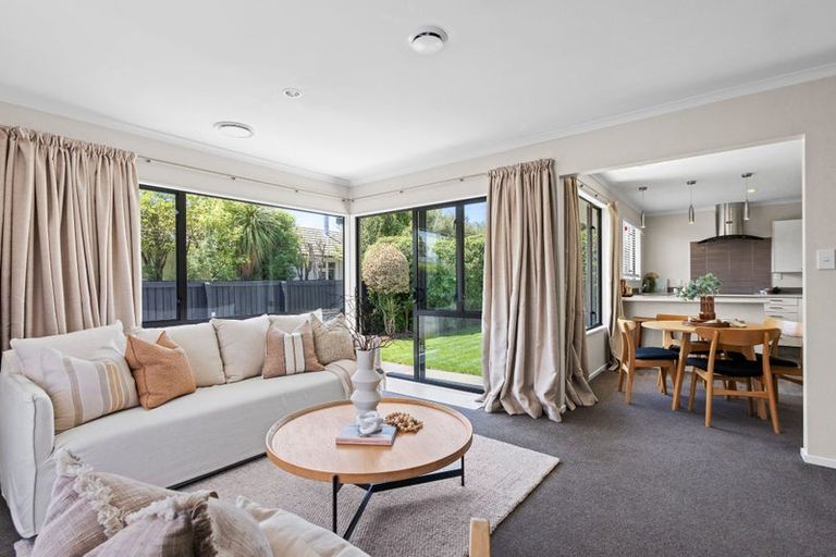 Photo of property in 190 Main North Road, Redwood, Christchurch, 8051