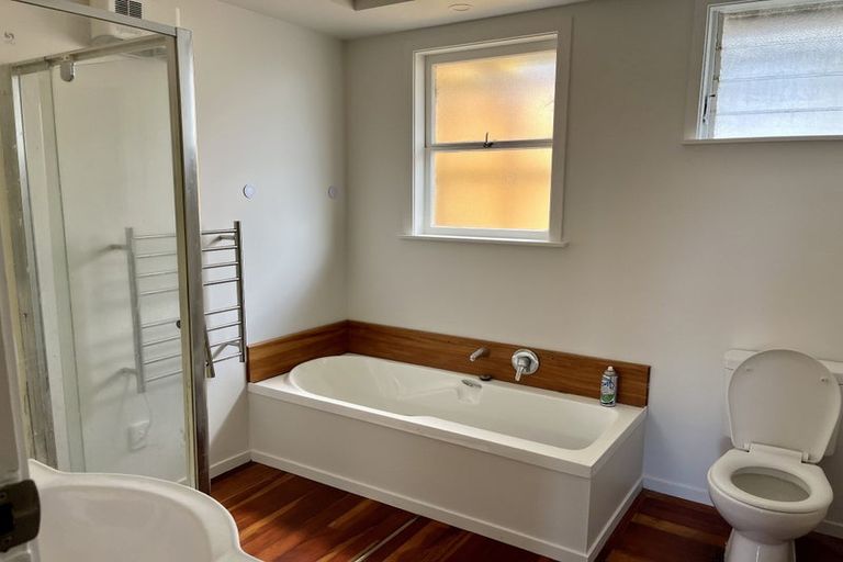Photo of property in 11 Fordham Street, Beach Haven, Auckland, 0626