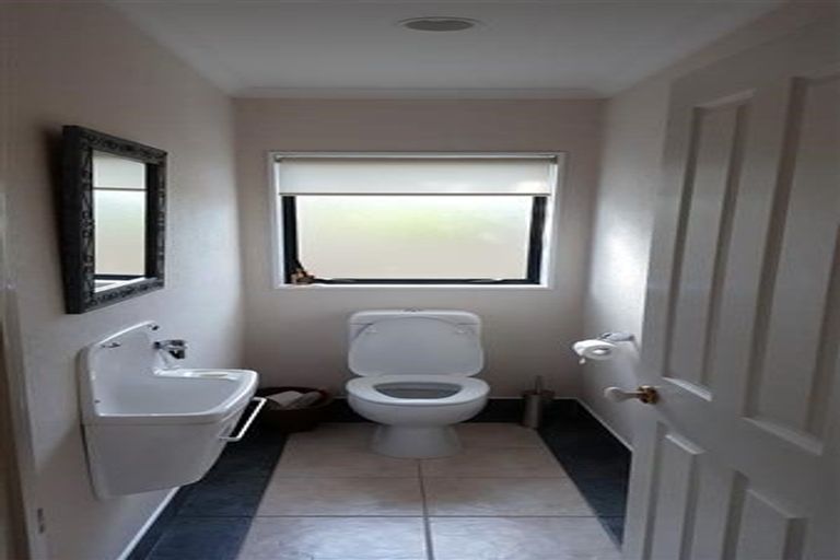 Photo of property in 15 Trovare Place, Golflands, Auckland, 2013