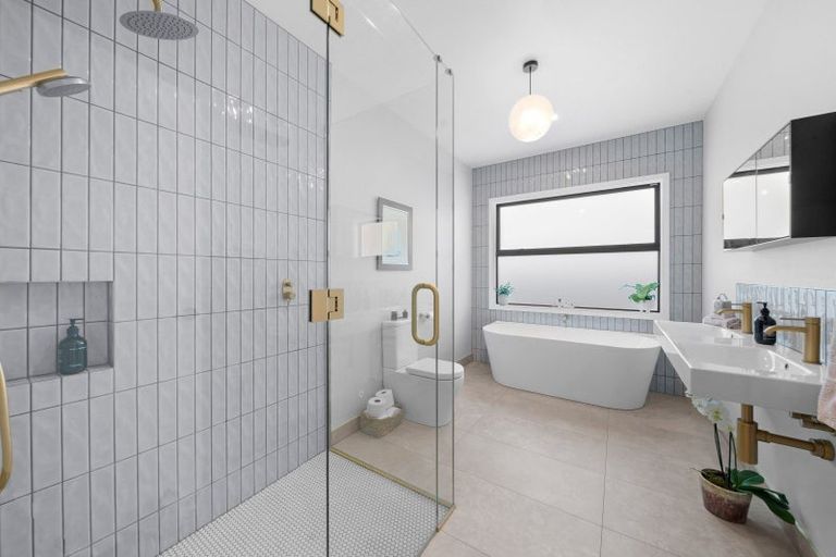 Photo of property in 42 Orchard Road, Greytown, 5712