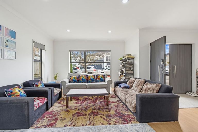 Photo of property in 11 Carrickdawson Drive, Flat Bush, Auckland, 2019