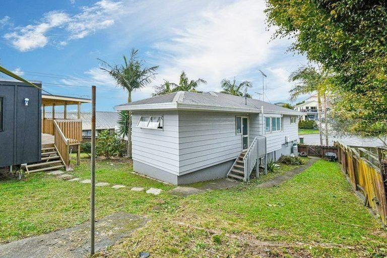 Photo of property in 15 Lowburn Place, Clover Park, Auckland, 2019
