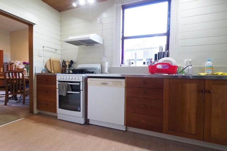 Photo of property in 16 Caroline Street, Mount Victoria, Wellington, 6011