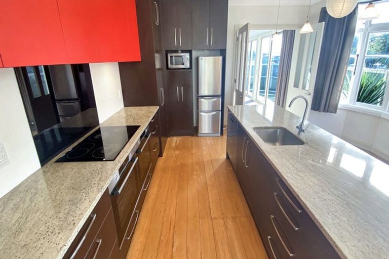 Photo of property in 24 Dryden Street, Sumner, Christchurch, 8081