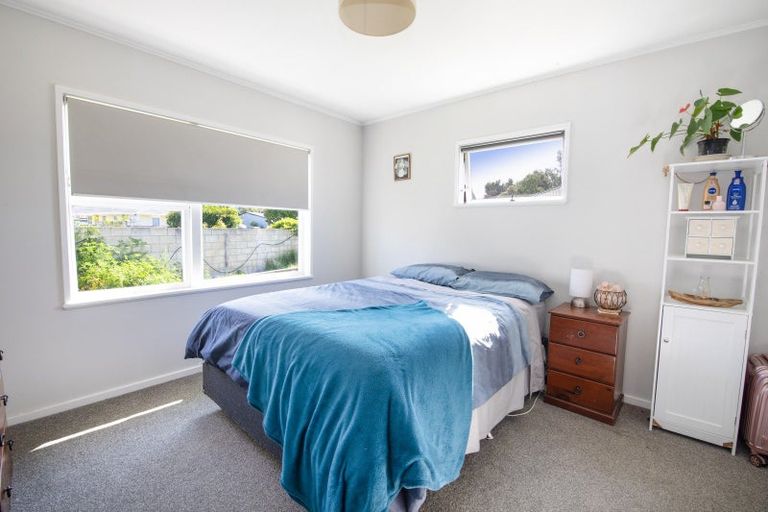 Photo of property in 1 Holyrood Street, Taradale, Napier, 4112