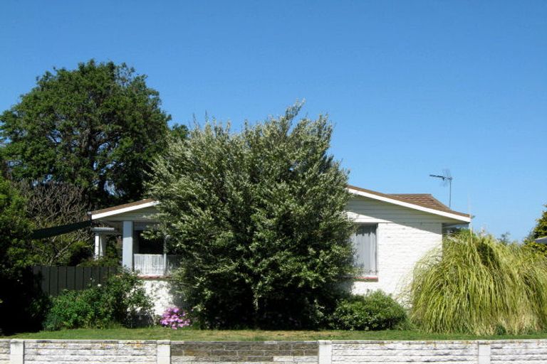 Photo of property in 7 Denniston Crescent, Redwood, Christchurch, 8051