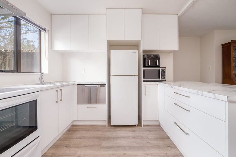 Photo of property in 2/112a Poulson Street, Addington, Christchurch, 8024