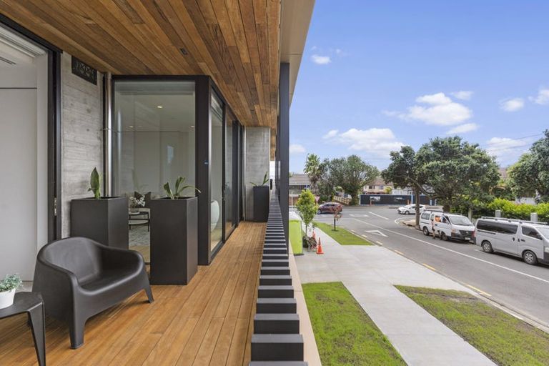 Photo of property in "milford 110" Penthouse, 103/110 Kitchener Road, Milford, Auckland, 0620