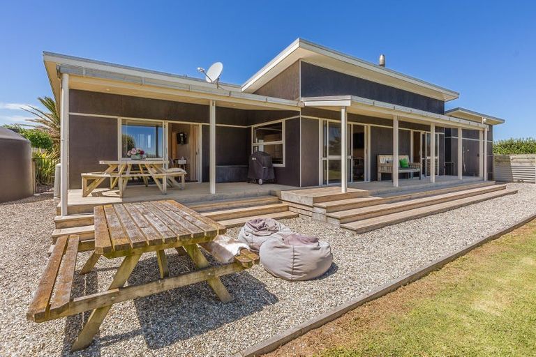 Photo of property in 77 Anglers Avenue, Warea, New Plymouth, 4381
