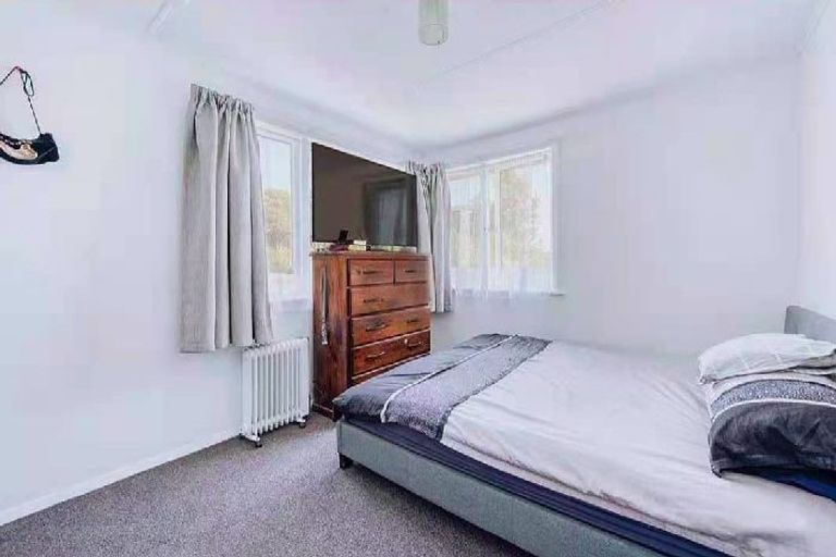 Photo of property in 43 Justine Street, Cannons Creek, Porirua, 5024