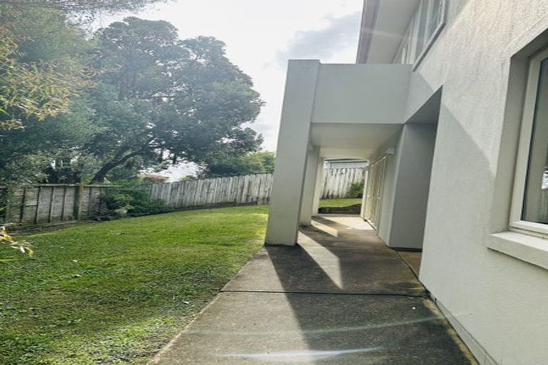 Photo of property in 1/1 Saint Clair Place, Browns Bay, Auckland, 0630