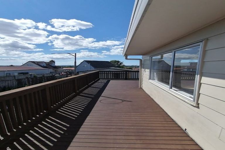 Photo of property in 9 Greenstone Place, Clover Park, Auckland, 2019