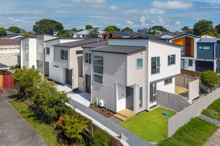 Photo of property in 13b Liam Place, Half Moon Bay, Auckland, 2012