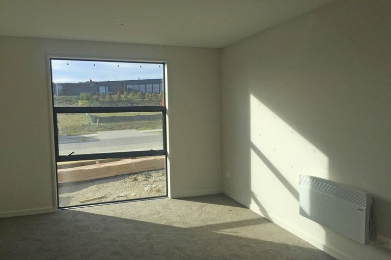 Photo of property in 14 Scurr Terrace, Wanaka, 9305