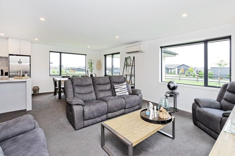 Photo of property in 12 Pegasus Place, Seaward Bush, Invercargill, 9812