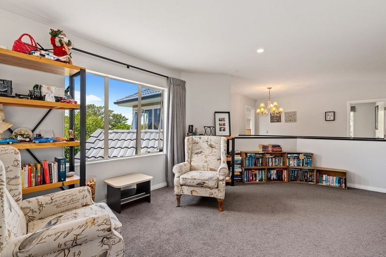 Photo of property in 20 Bluebird Crescent, Unsworth Heights, Auckland, 0632