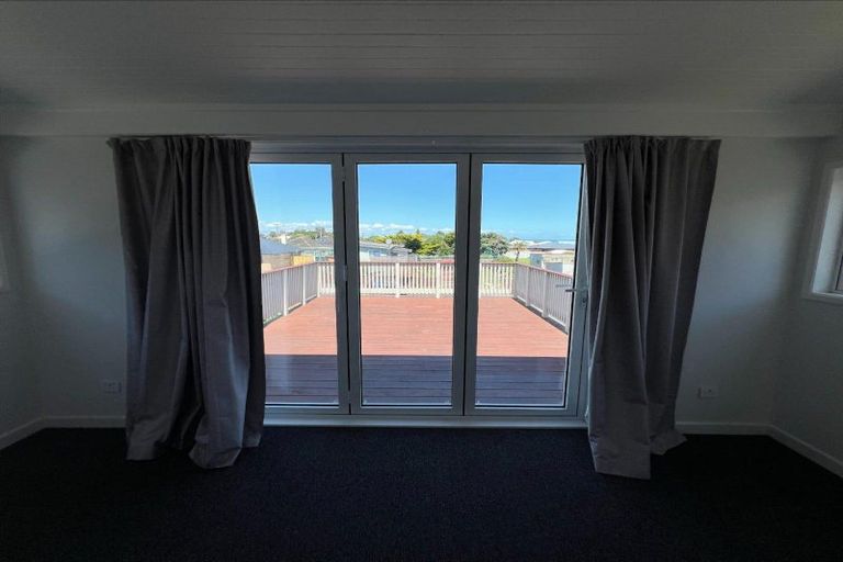 Photo of property in 33 Rangiora Street, Castlecliff, Whanganui, 4501