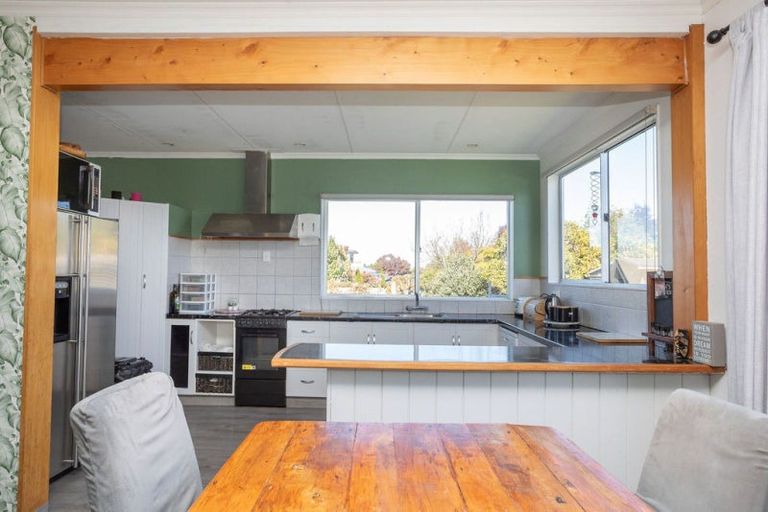 Photo of property in 11 Smith Street, Dannevirke, 4930