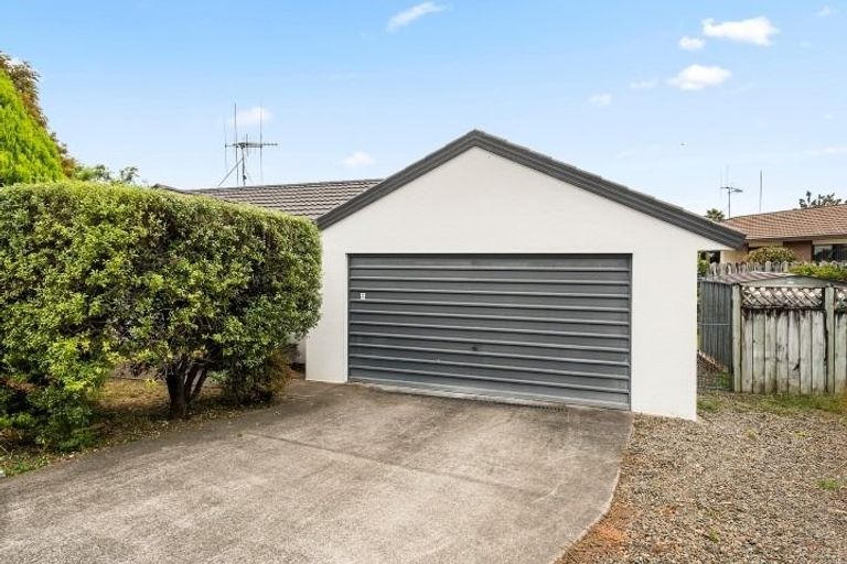 Photo of property in 16 Pampas Grove, Welcome Bay, Tauranga, 3112