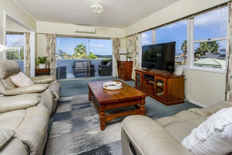 Photo of property in 1/28 Spencer Road, Pinehill, Auckland, 0632