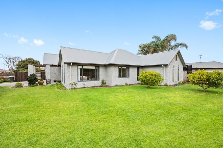 Photo of property in 16 Cate Road, Rototuna, Hamilton, 3210