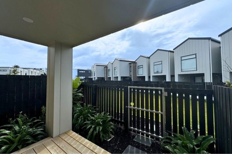Photo of property in 65 Huri Street, Mangere Bridge, Auckland, 2022
