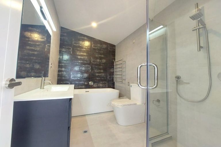 Photo of property in 1/122 Archibald Road, Kelston, Auckland, 0602