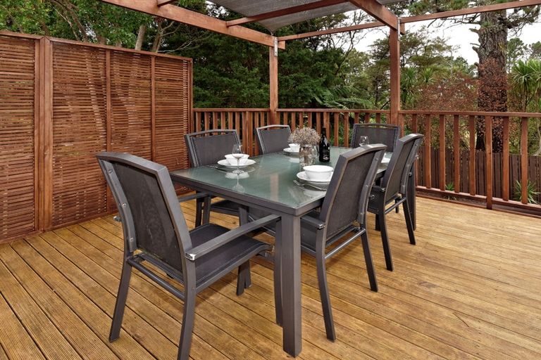 Photo of property in 4 Paewai Road, Glen Eden, Auckland, 0602