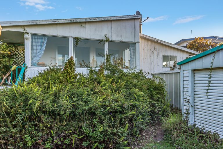 Photo of property in 2 Kawau View Road, Snells Beach, 0920