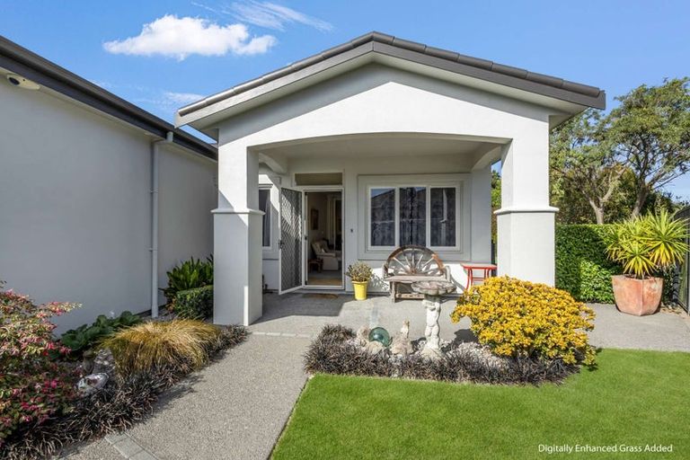 Photo of property in 28 Delta Mews Place, Clive, 4102